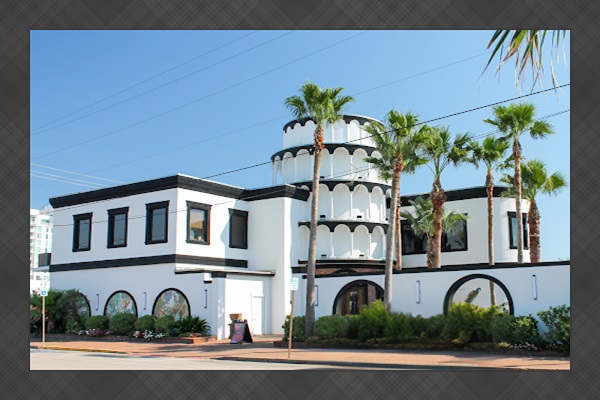 Mario's Seawall Italian & Pizzeria – Casual Italian (12 min drive)