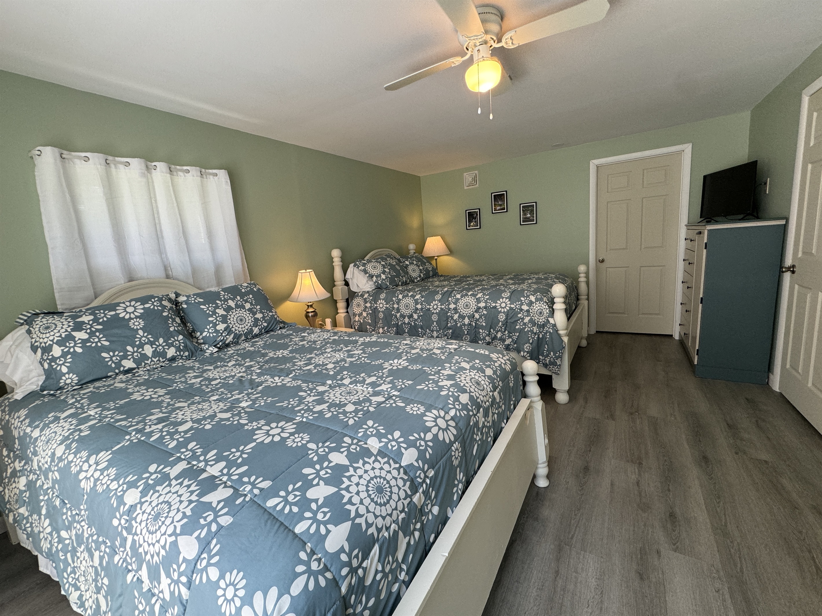 Lower level 2 Queen room