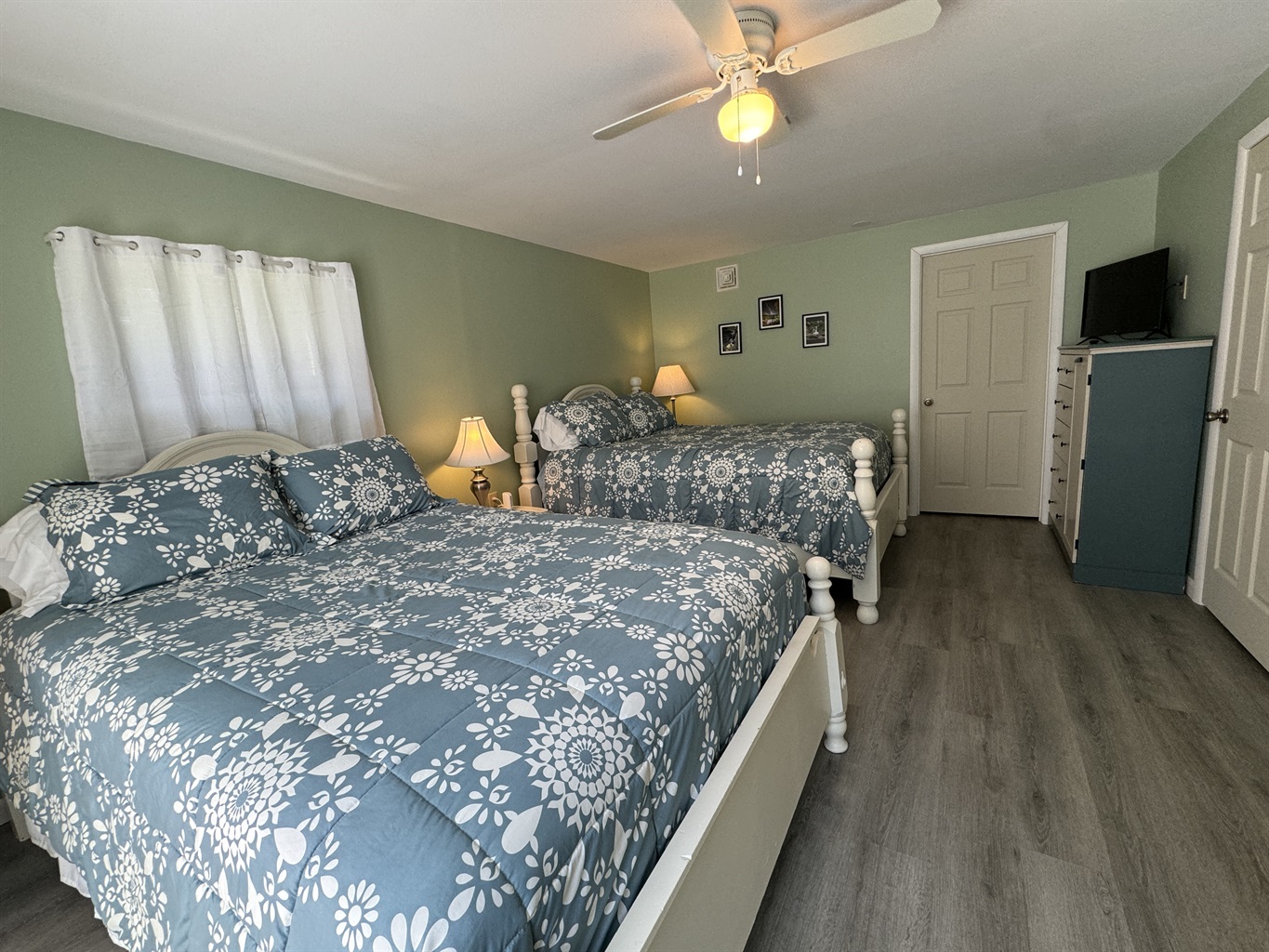 Lower level 2 Queen room