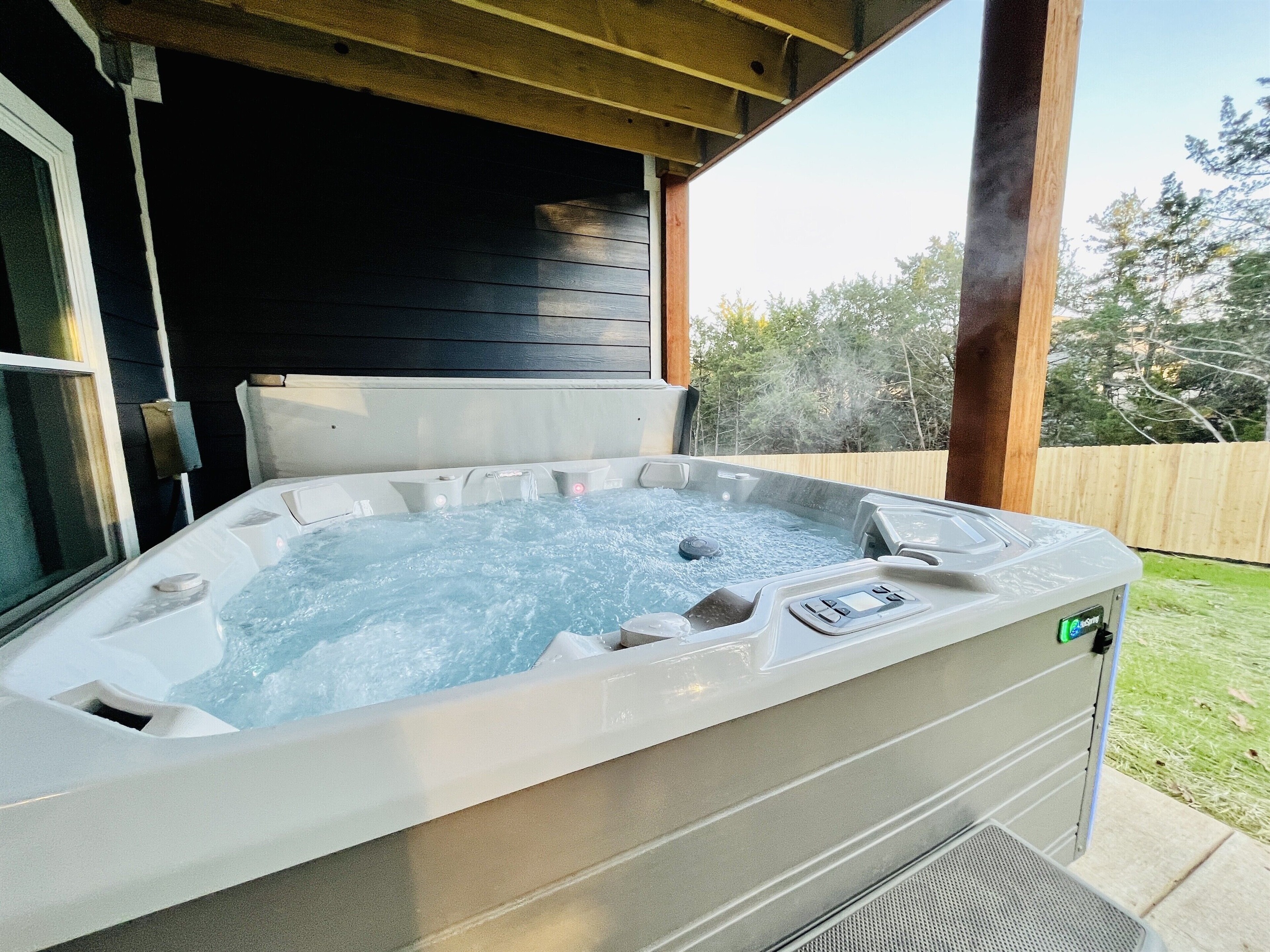 Outdoor spa tub
