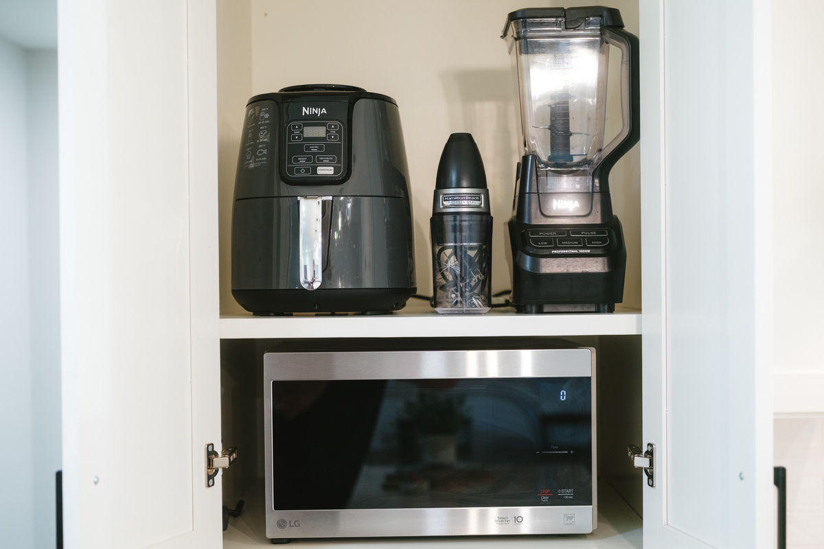 Microwave, Air Fryer, Mixer, Blender, Toaster, Drip Coffee, Keurig Single Serve