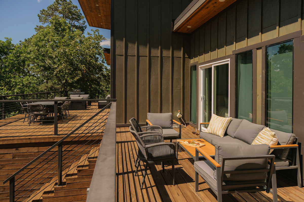 Multi-level deck