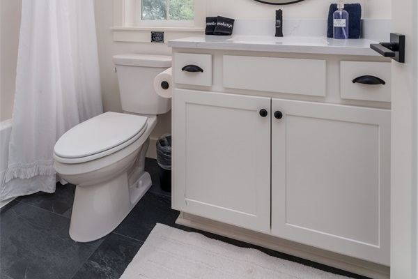 2nd Bathroom