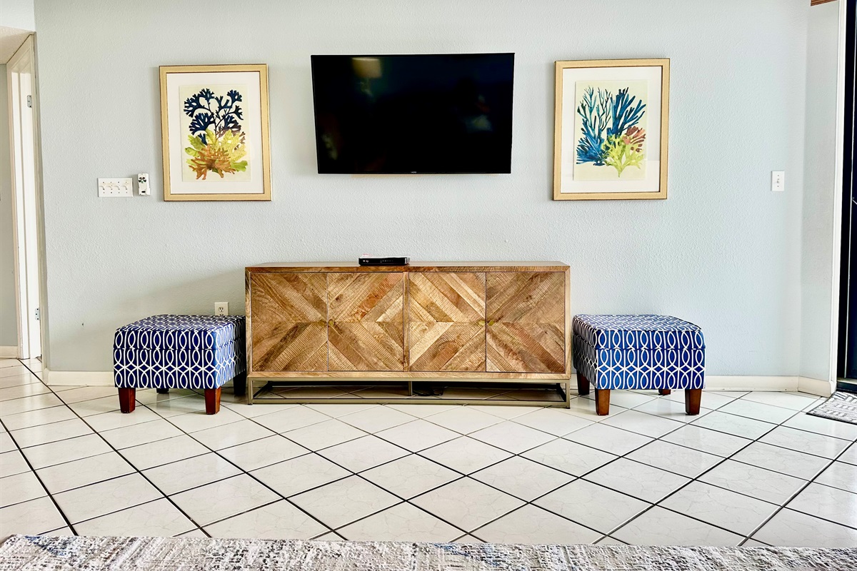 Two ottomans for extra seating...