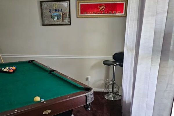 Pool table