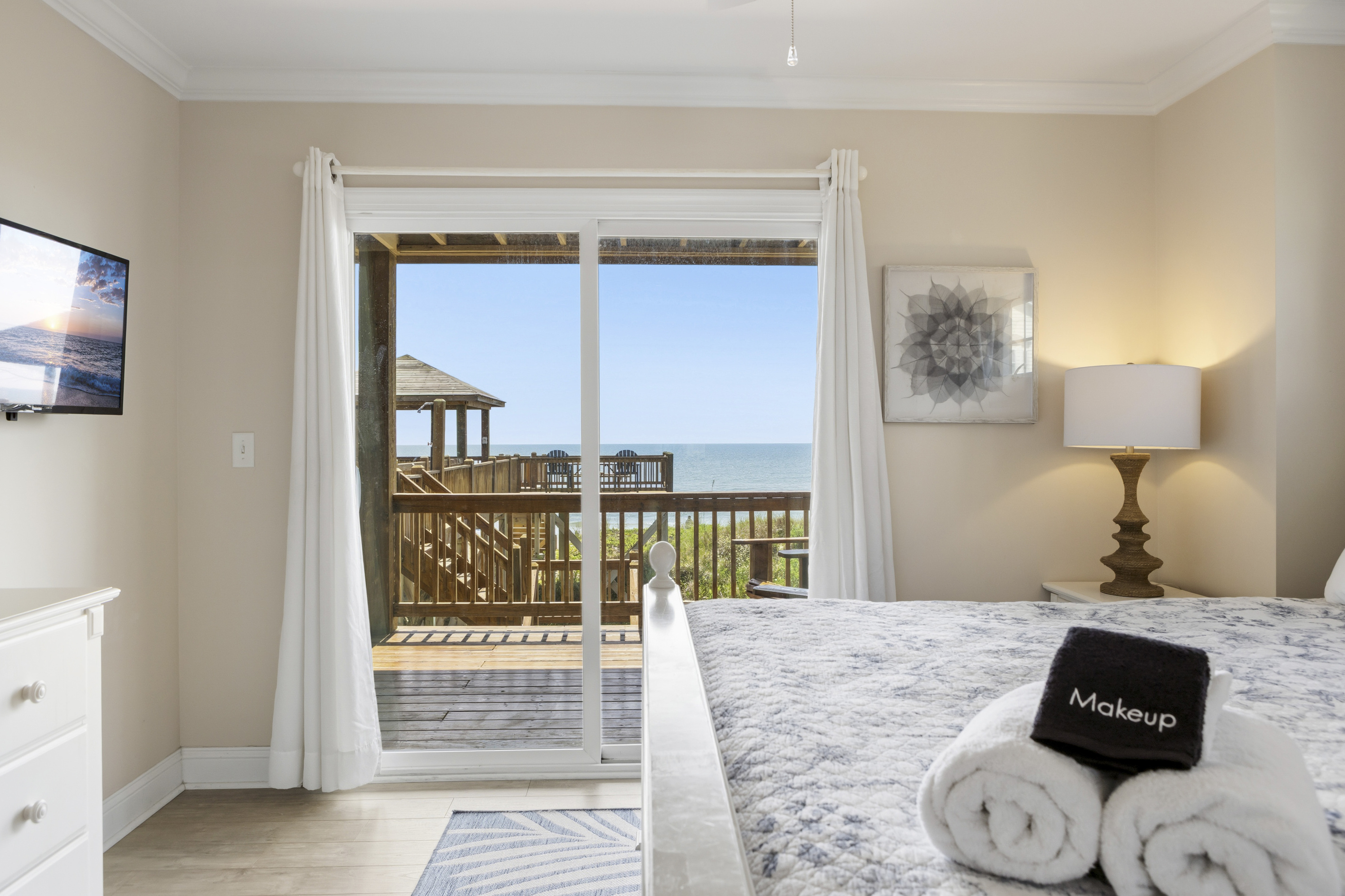 Bed & bath linens provided