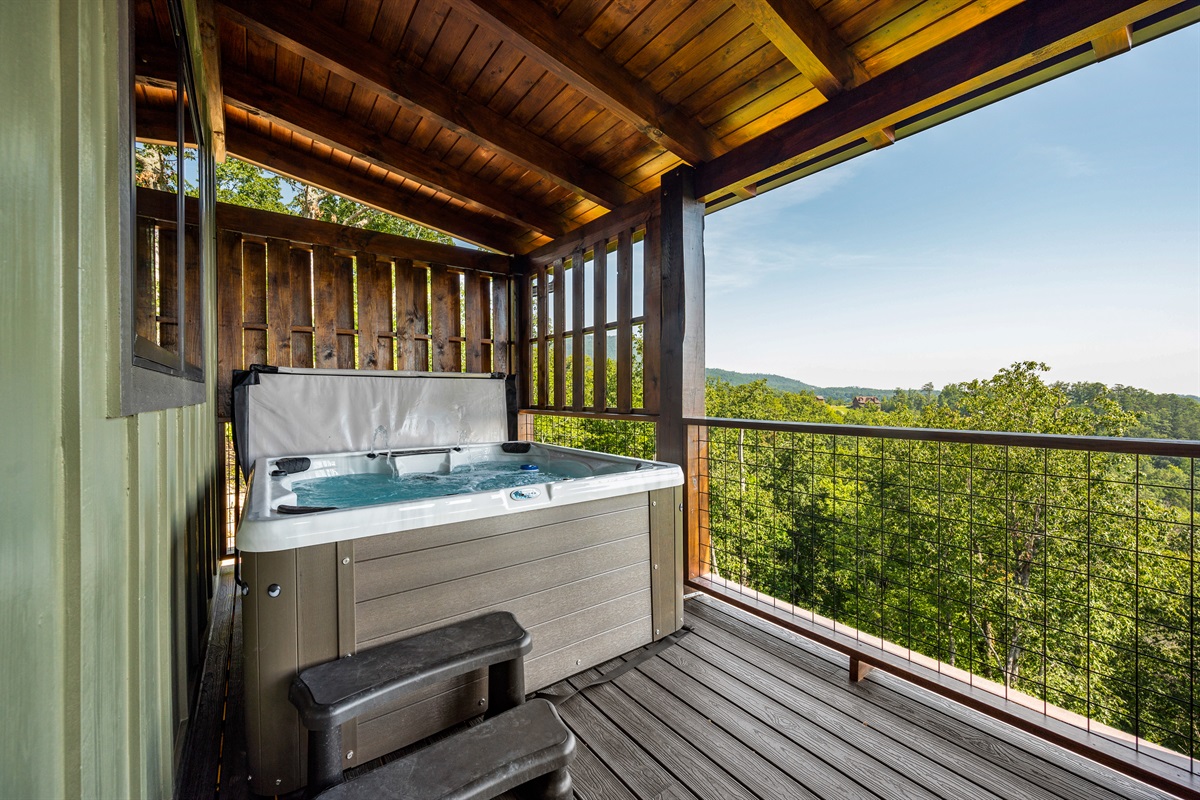 Hot tub off of the main floor 