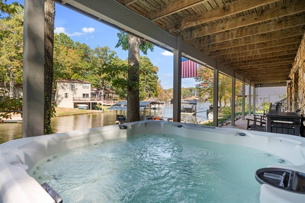 The hot tub on the lower-level patio — Breakaway on Lake Hamilton