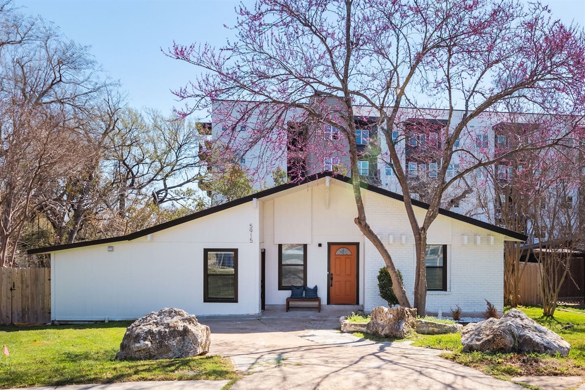 new build with free parking for 4 cars, fenced yard, covered patio