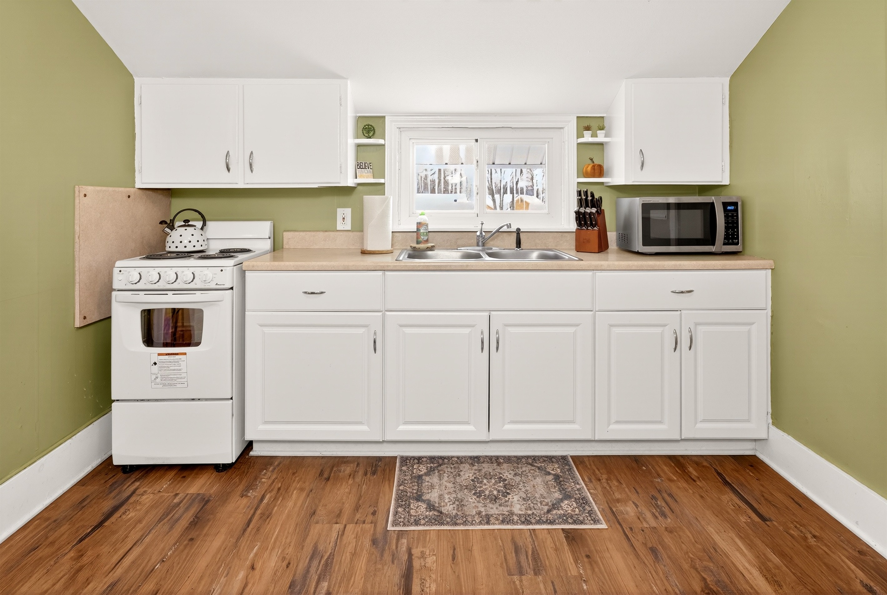 Second floor Kitchenette 