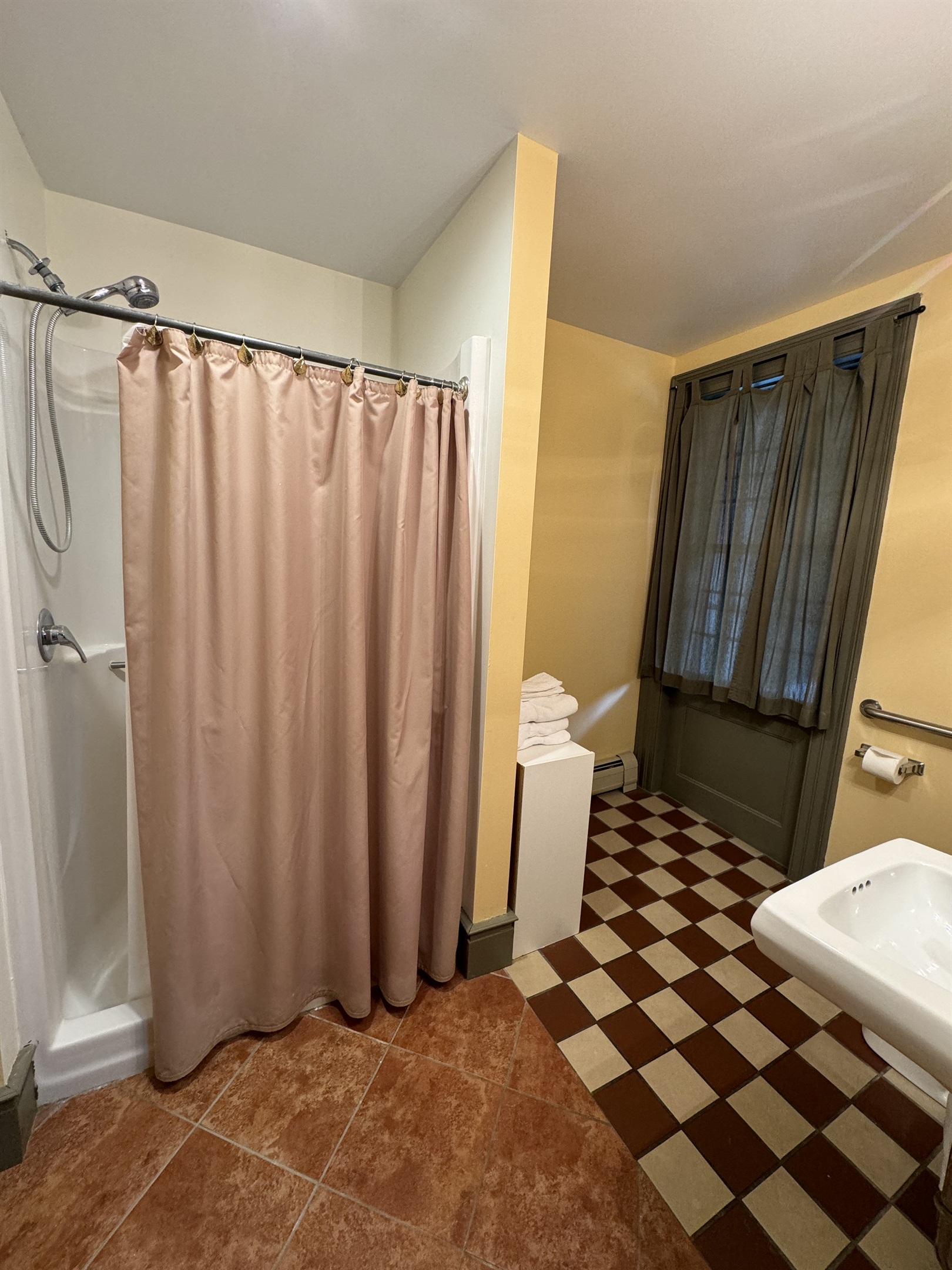 Guest room #4 private ensuite bahtroom with wide shower.