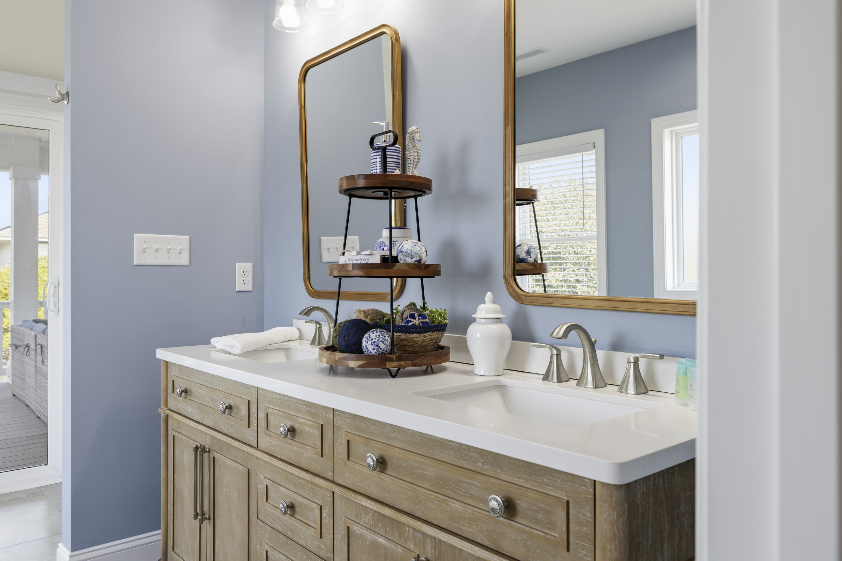 Bath linens provided