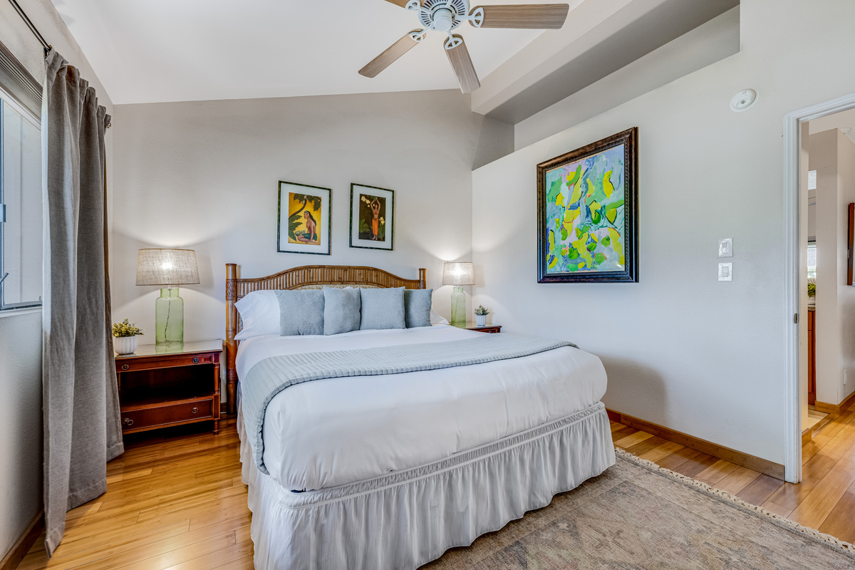 Wake up to a king bed and a hint of the Pacific beyond.
