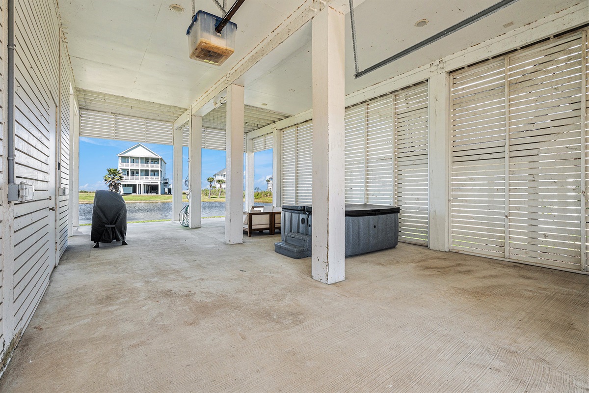 8d06213caf144a33ab596fd9e8b20279 Large | Beachhouse | Texas | TX | Vacation Homes | Galveston | Crystal Beach | Kokomo | Breezy Days | Beachfront Elegance | Sunrise Serenity | Southern Sands Property Management, LLC
