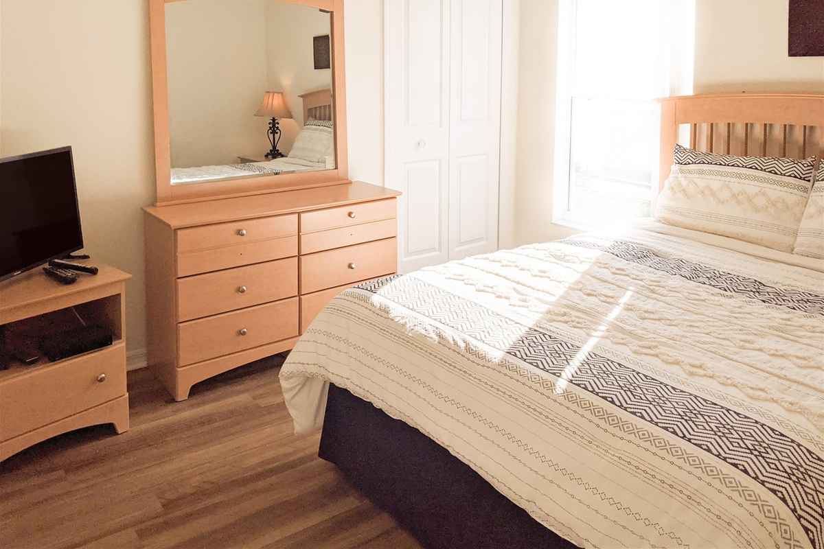 Queen Bed, TV in all the bedrooms!