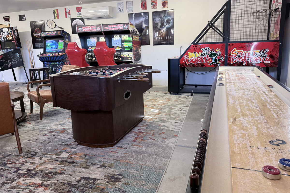 Shuffleboard, foosball, basketball, racing, 4000 games arcade