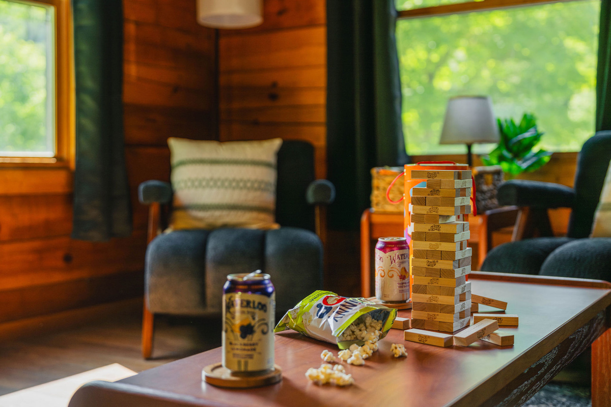 🎲 Jenga, cards, and board games — always something to play on a quiet night in.