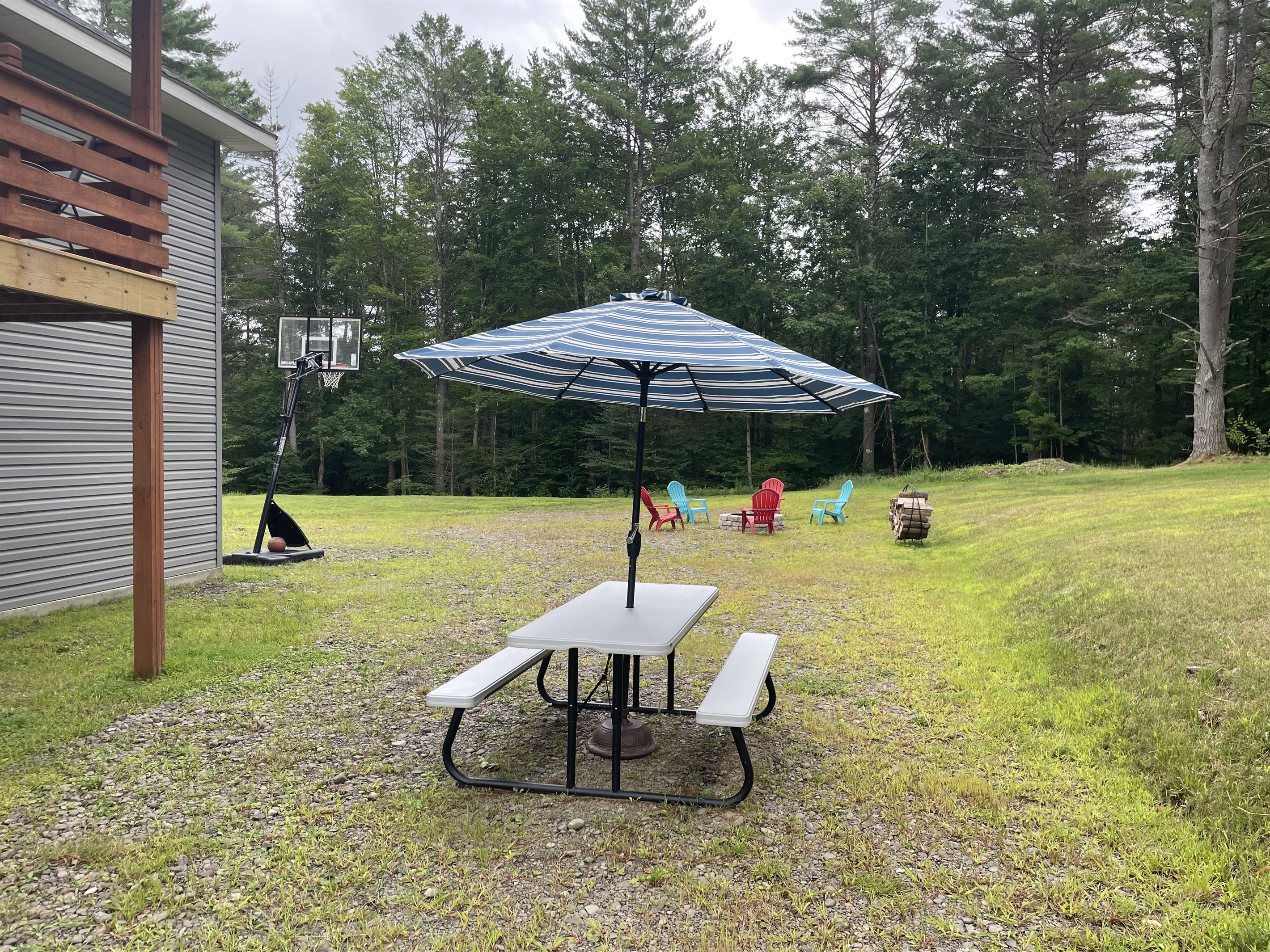 Outdoor dining and fire pit