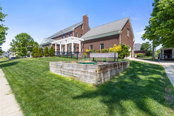 The Irish Grand | 4BR Home | 0.5 Mi to Campus | Sleeps 20, photo 5