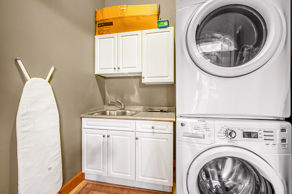 Private Laundry room