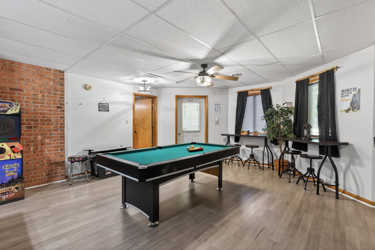 Game Room: Unleash your competitive spirit with pool, arcade games, and endless fun!