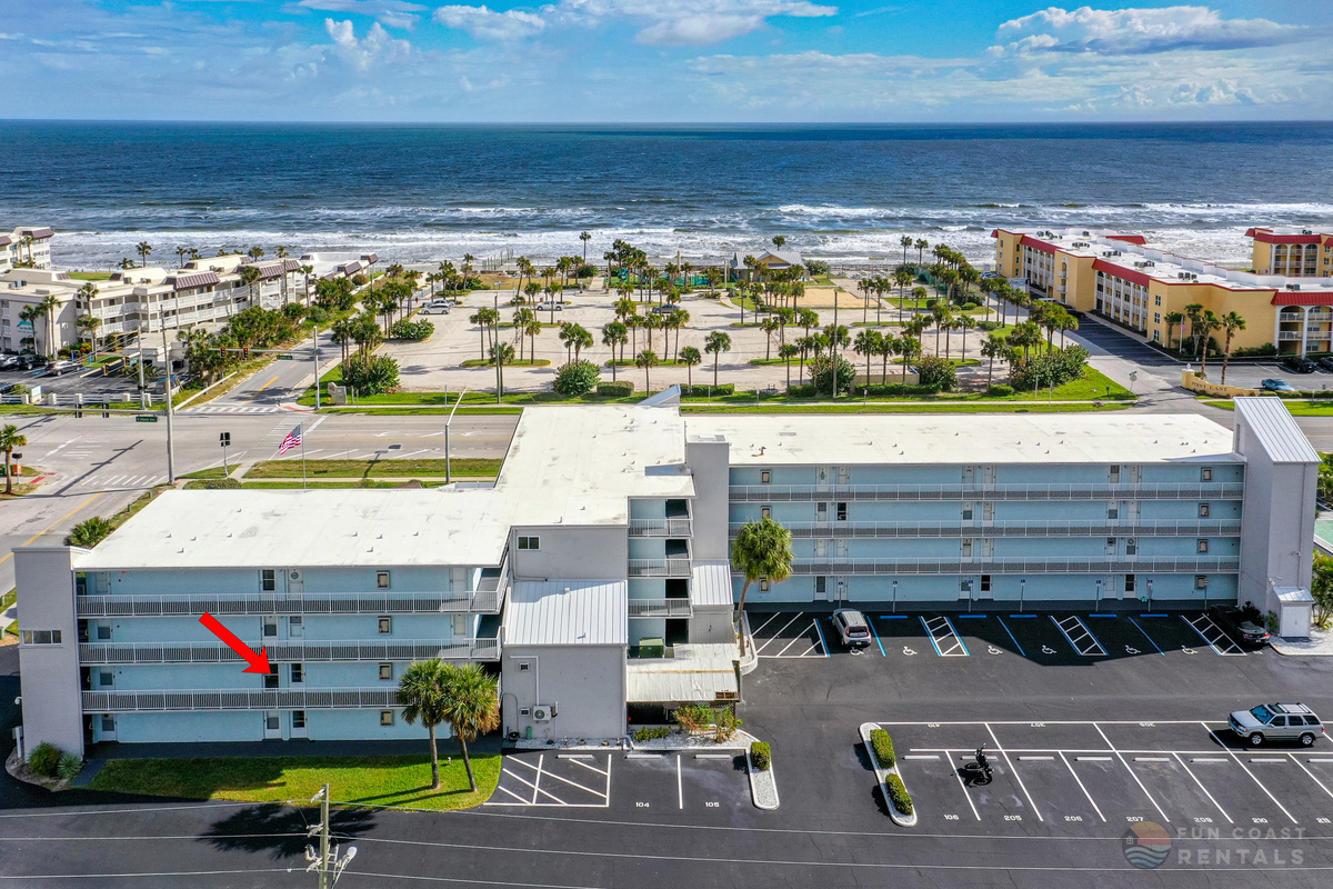 Perfectly located a few steps from the beach!