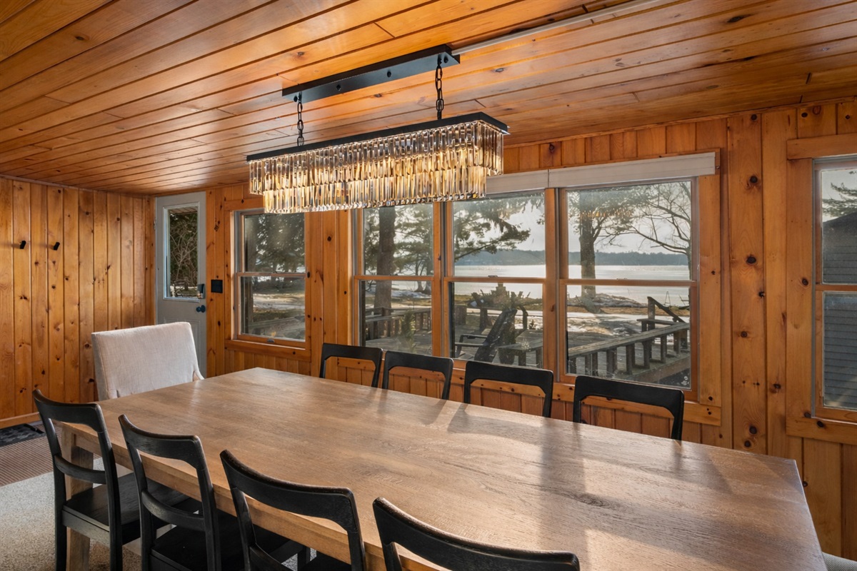 Share meals with a stunning lake backdrop — the best seat in the house.