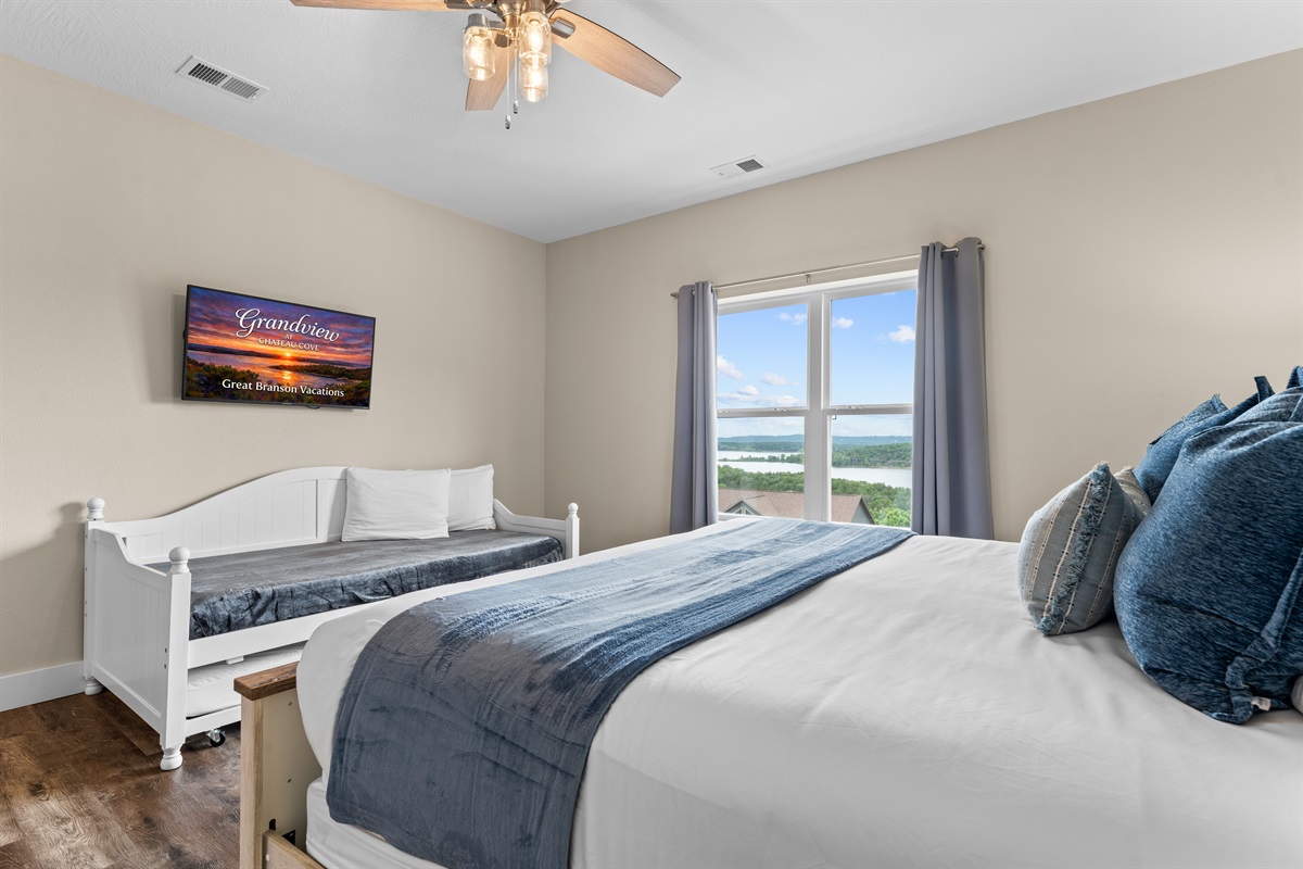 King bedroom #6 with ensuite bathroom