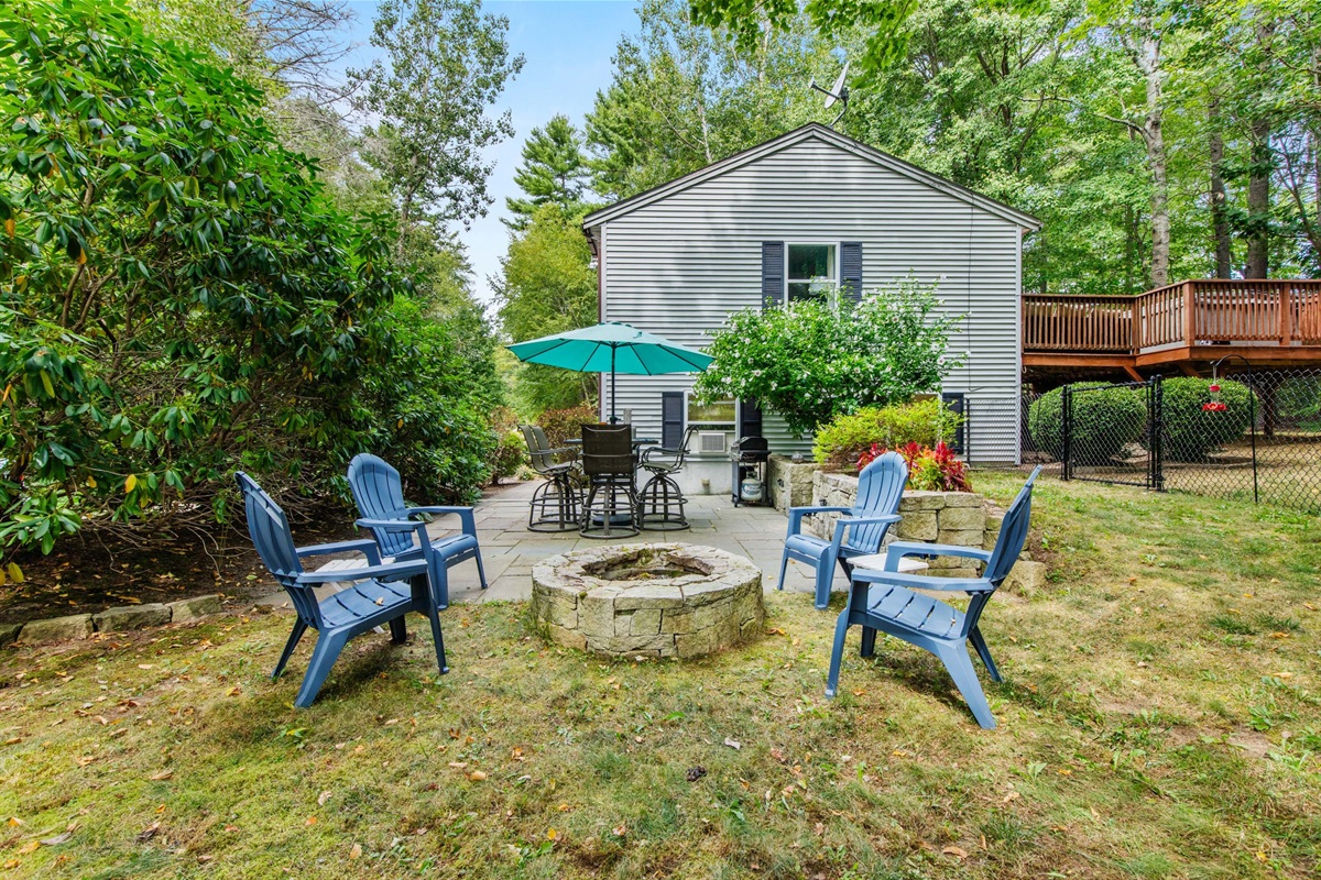 Firepit with Adirondack chairs