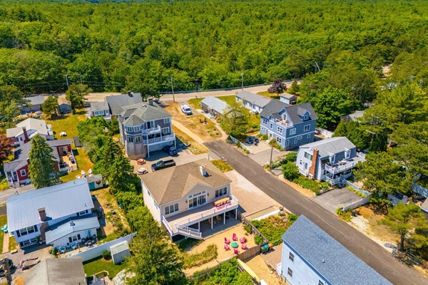 Our neighborhood is the perfect blend of convenience, peace, and community!