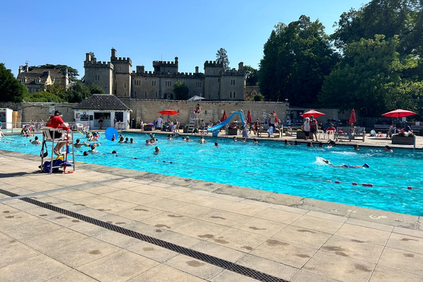 Cirencester Lido is a 10 min drive / 25 min walk away.