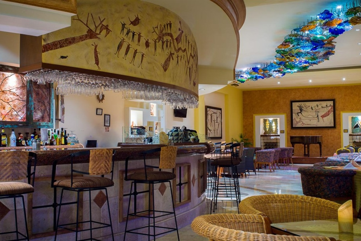 Outdoor Dining at Playa Grande, Vacation Travel Exclusives