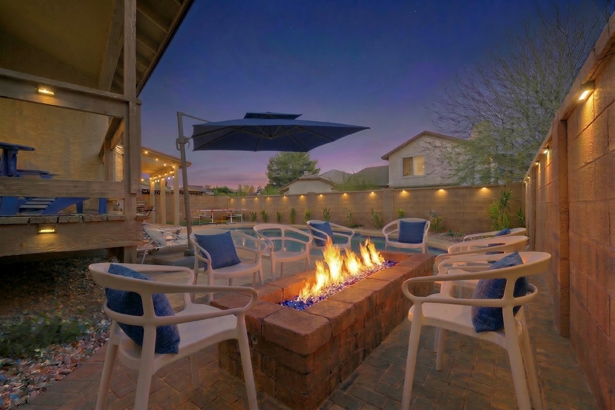 Gas fire pit mean no messing with propane tanks to enjoy the evenings with your friends and family.