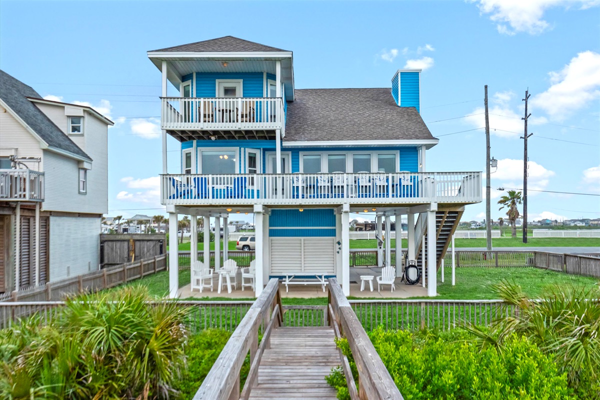 8dacbc8b347b4f60b67a81192b3962cd Large | Beachhouse | Texas | TX | Vacation Homes | Galveston | Crystal Beach | Kokomo | Breezy Days | Beachfront Elegance | Sunrise Serenity | Southern Sands Property Management, LLC