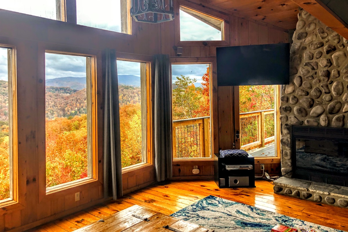FALL FAMILY ROOM VIEW
