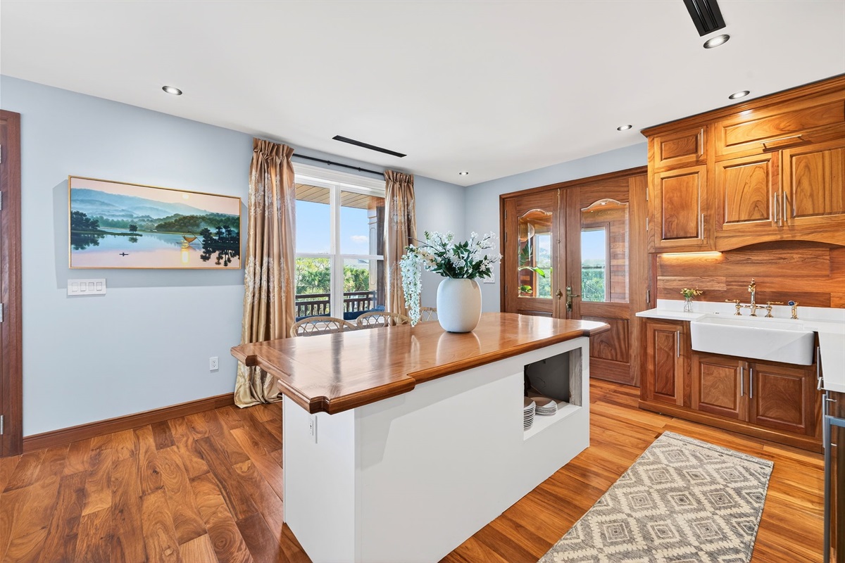 Kitchen 2 | Rosewood Retreat | 2605 Palm Blvd, Isle of Palms, SC | IOP Escapes