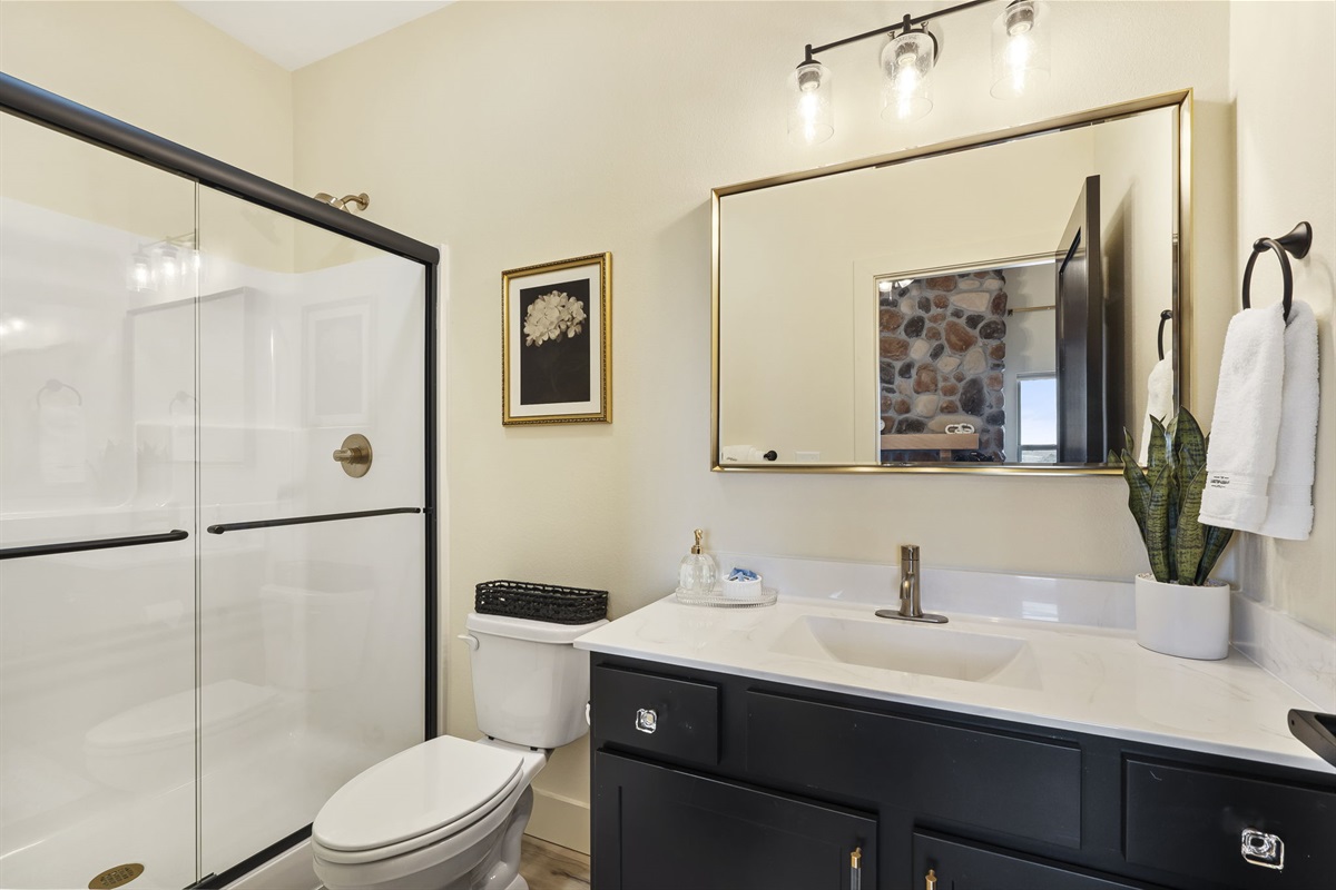 King #2 ensuite bath