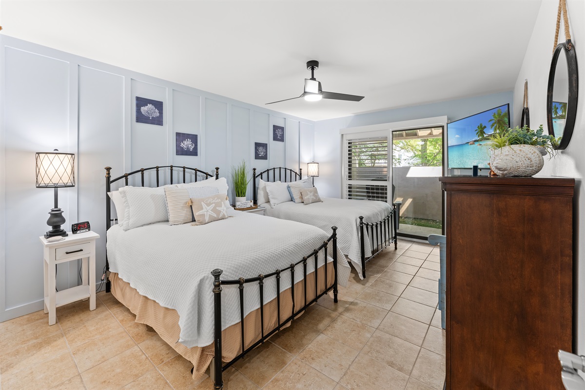 2nd Bedroom with 2 twin beds