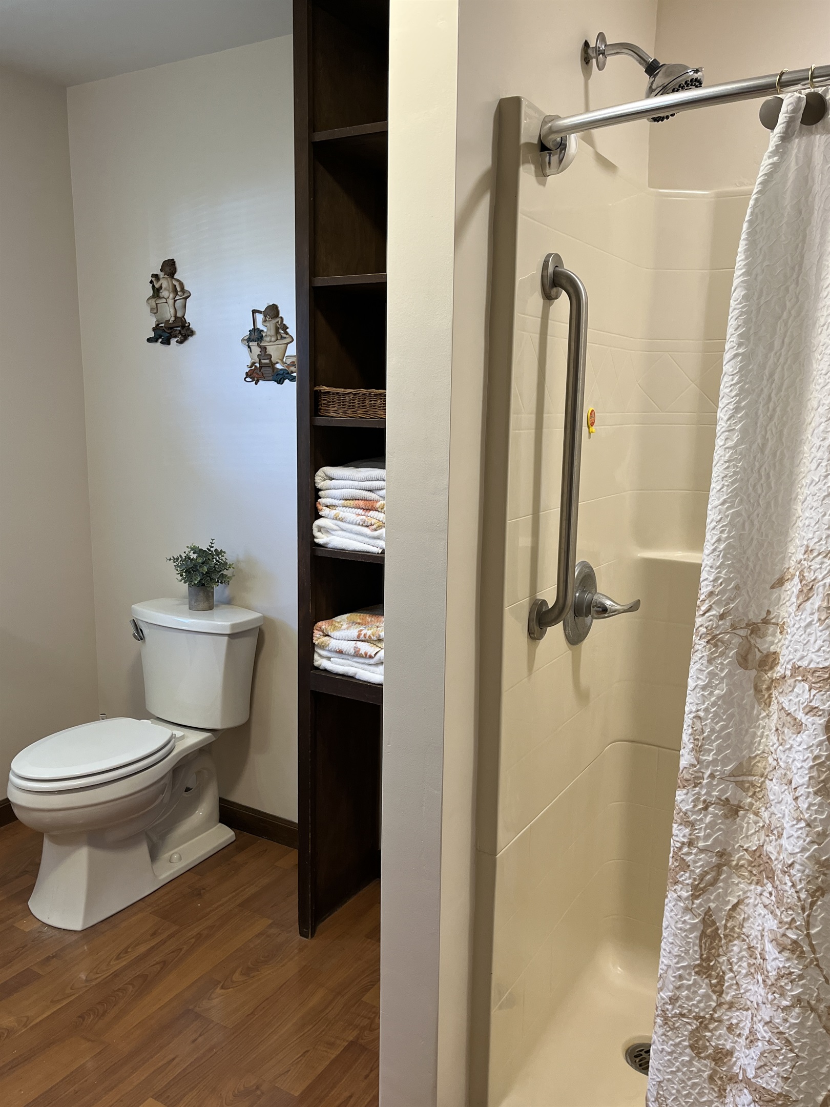 1st floor bath with shower