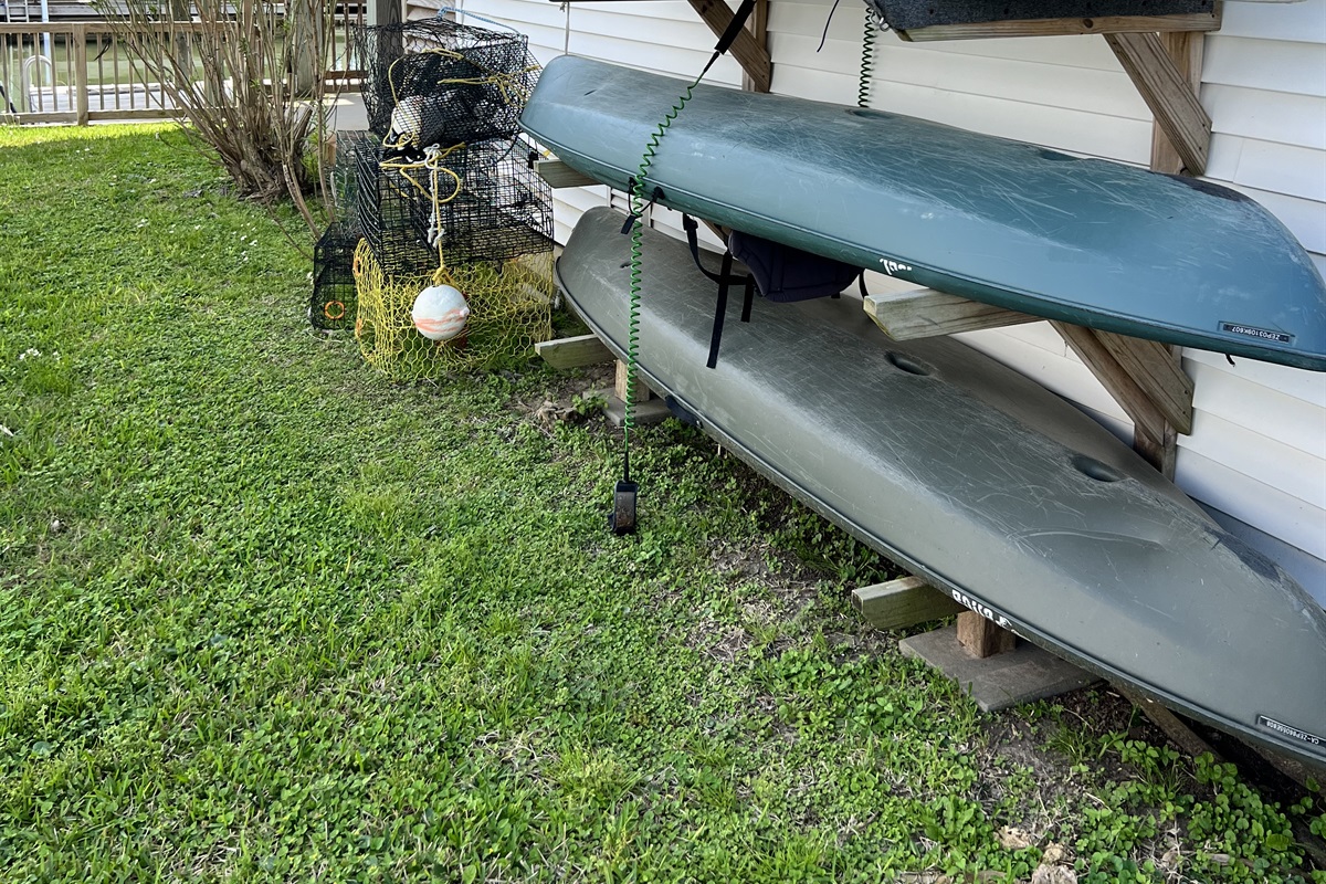 Kayaks, paddle boards and crab trap for your enjoyment 