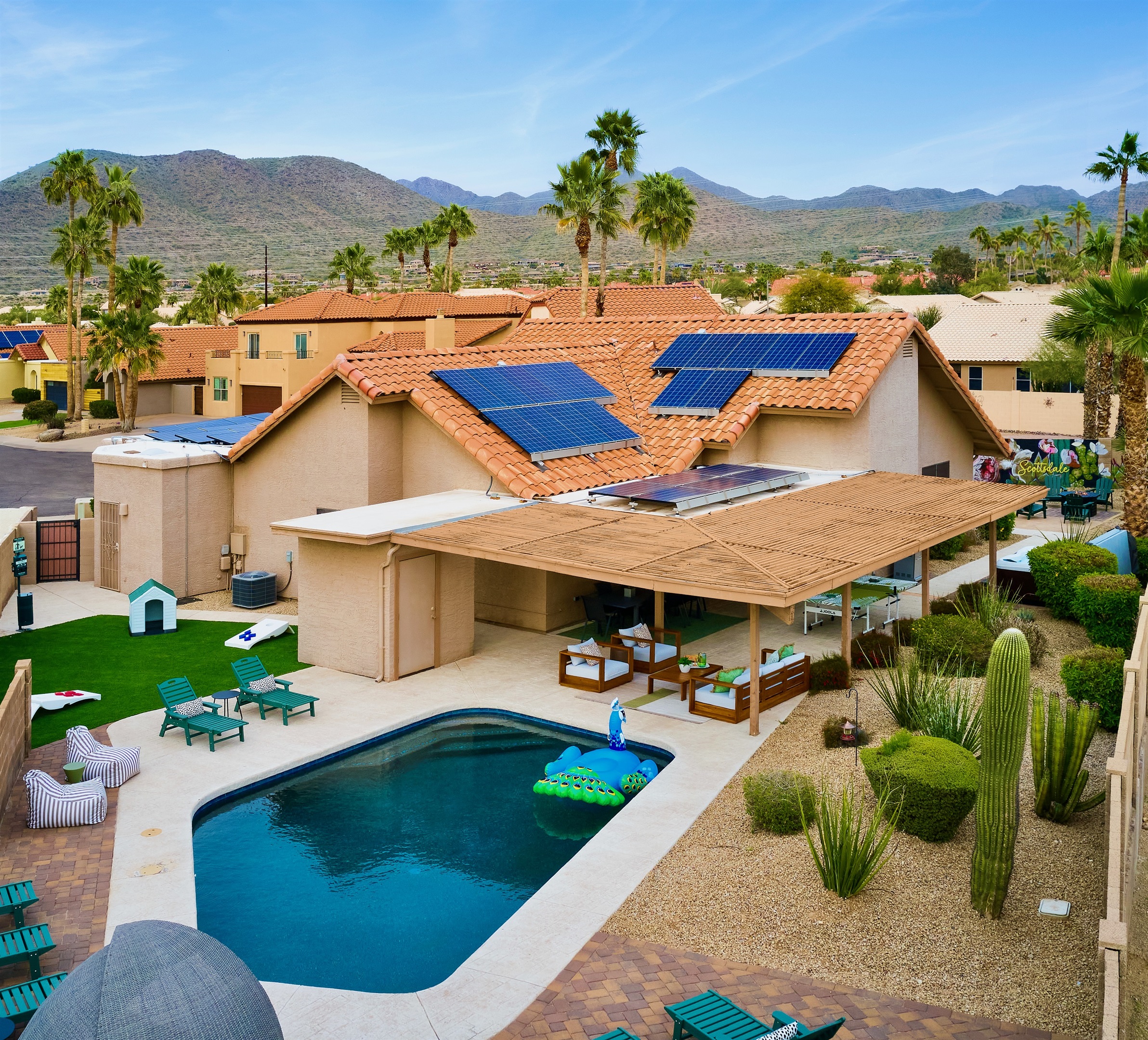 4B/4B/3Masters! $100k+Resort Yard: HeatedPool+HotTub+BBQ+FirePit+Gym+EV Charger