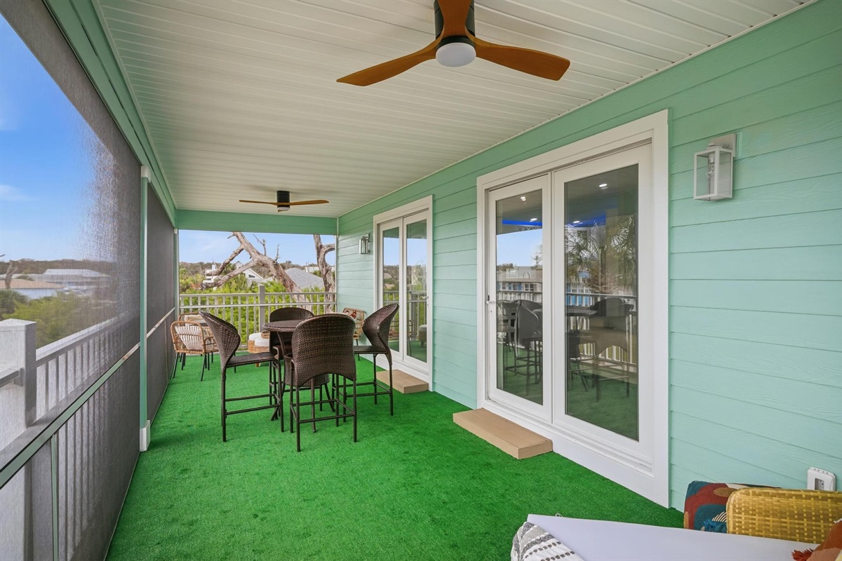 Decked out for Sunshie Living!! 