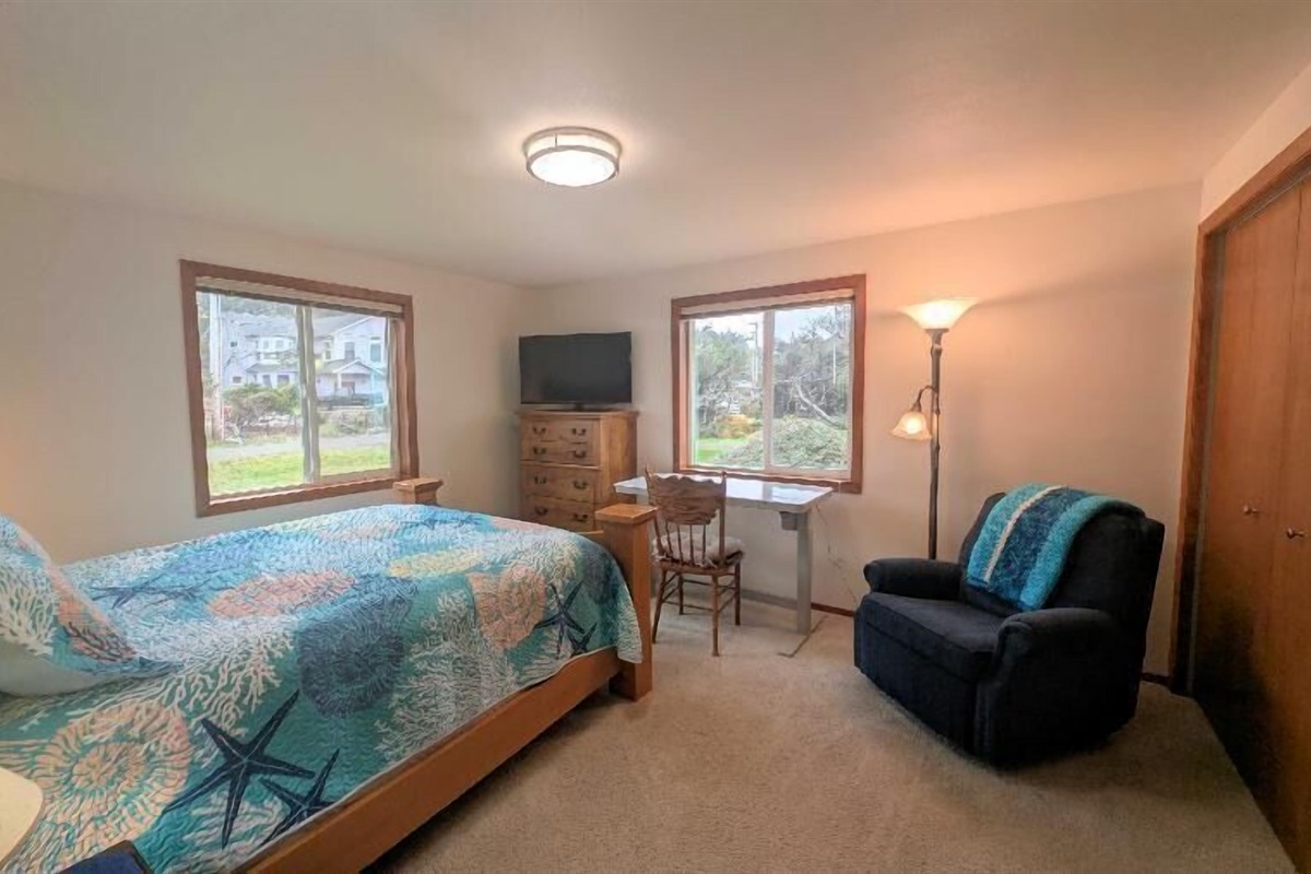 TV Desk and Sitting area