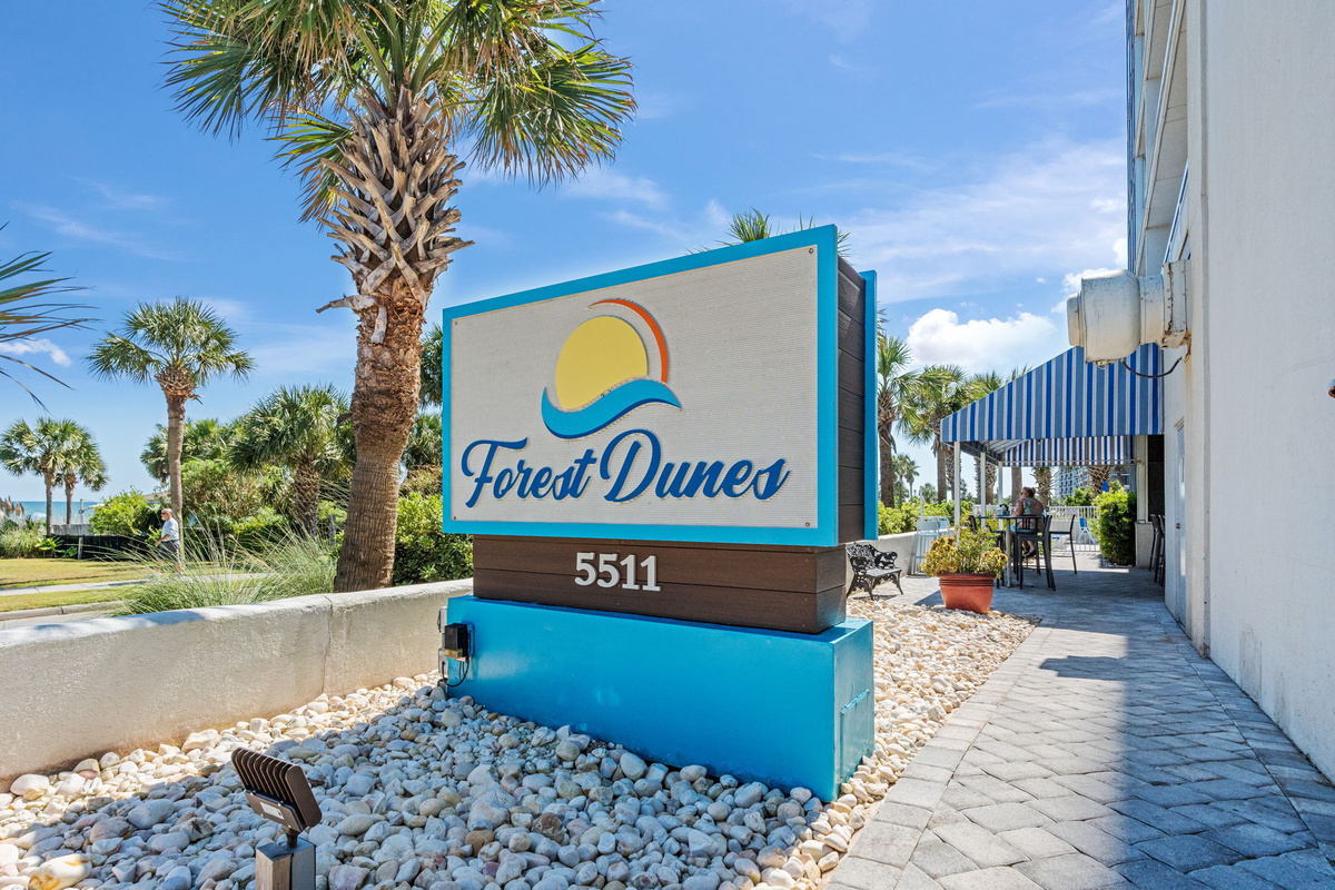 Forest Dunes Resort sign at 5511 N Ocean Blvd