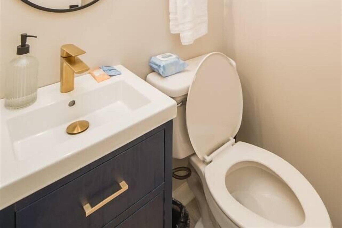 Unit 5: Half Bathroom Bed & Bath Linens Provided