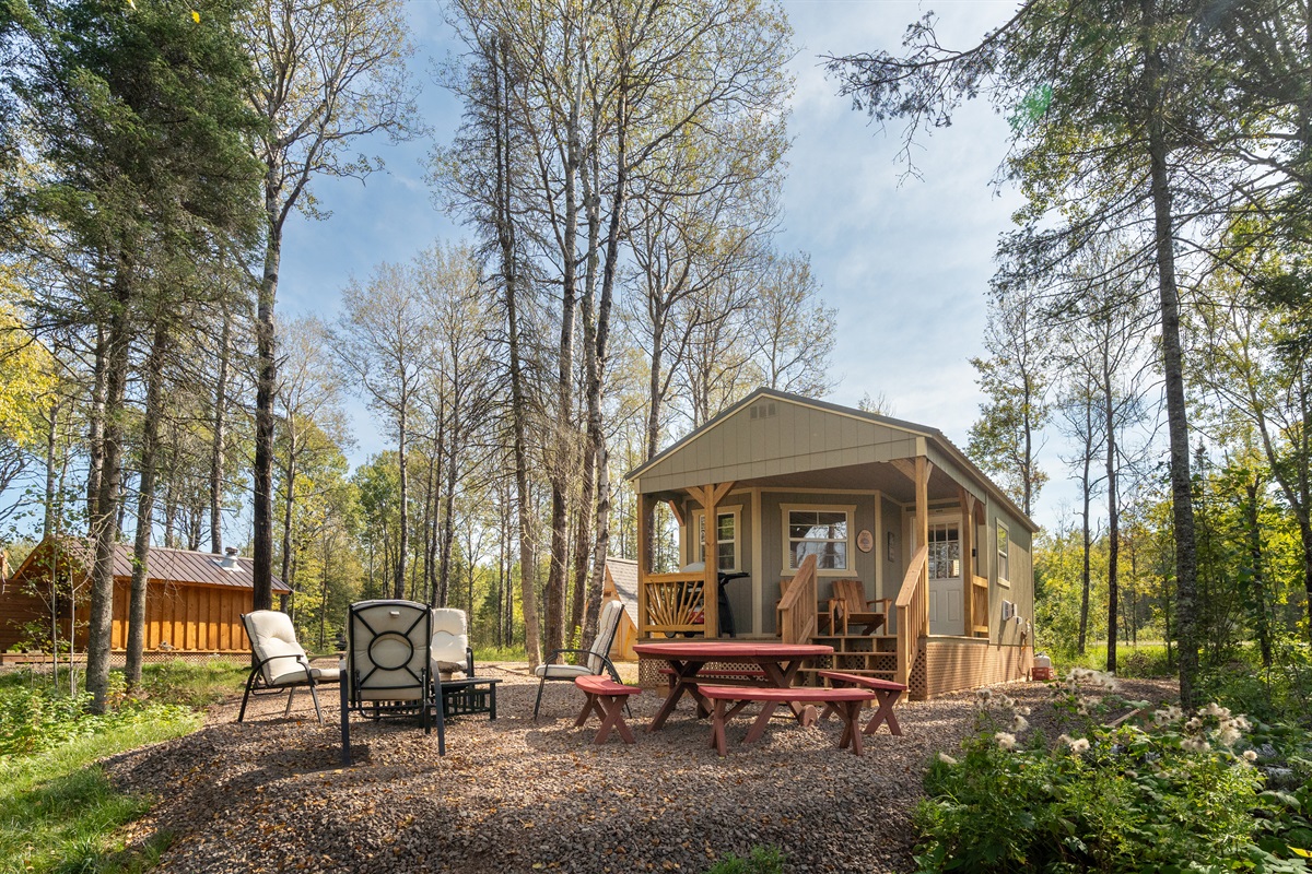 Pine Cabin front porch
