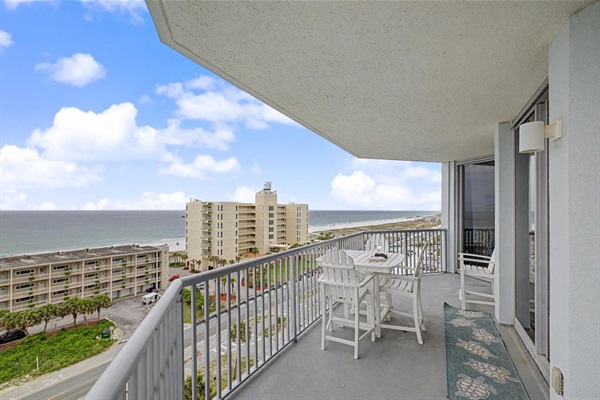 Balcony facing west from Master access