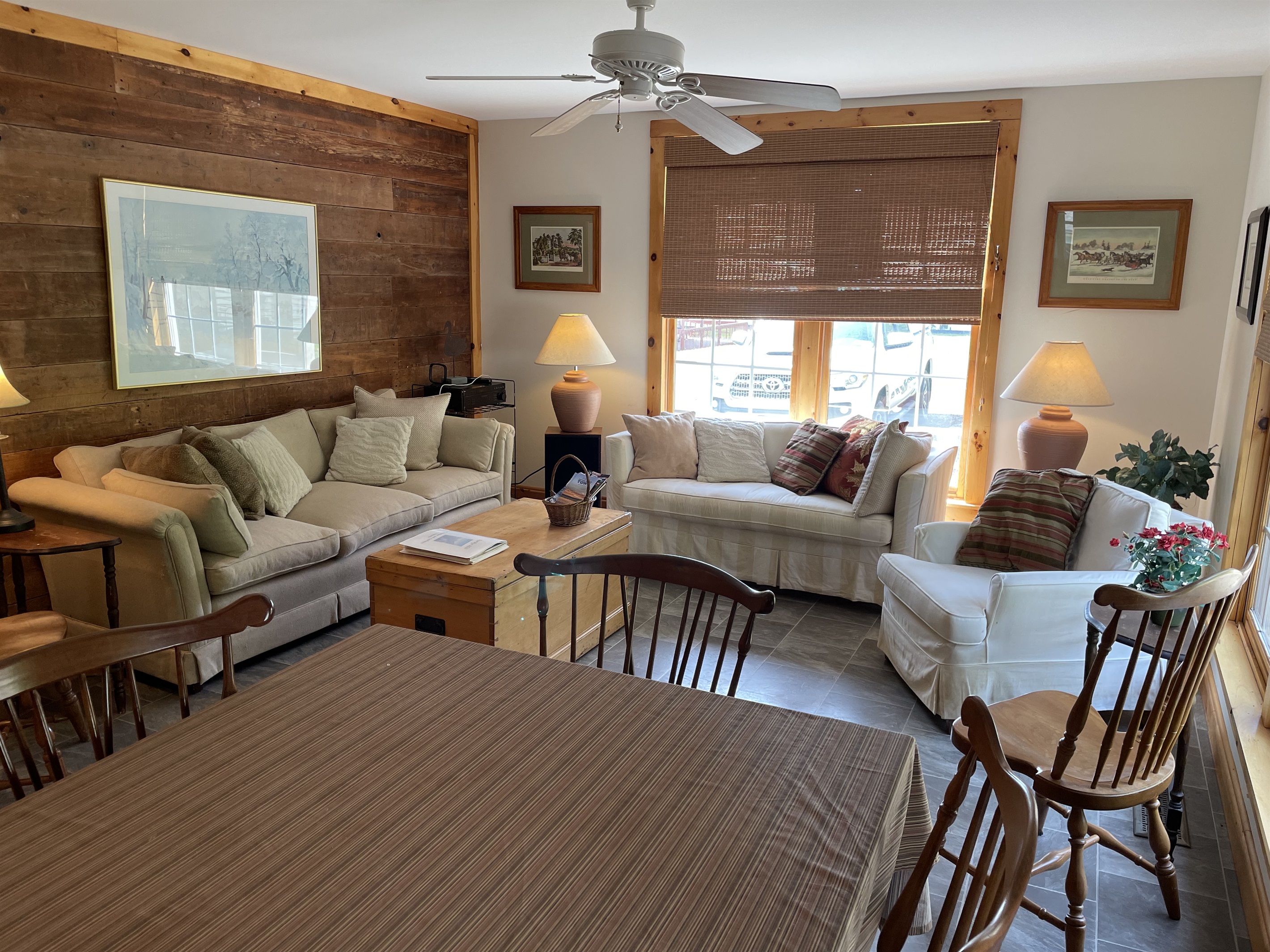 Seating area off kitchen