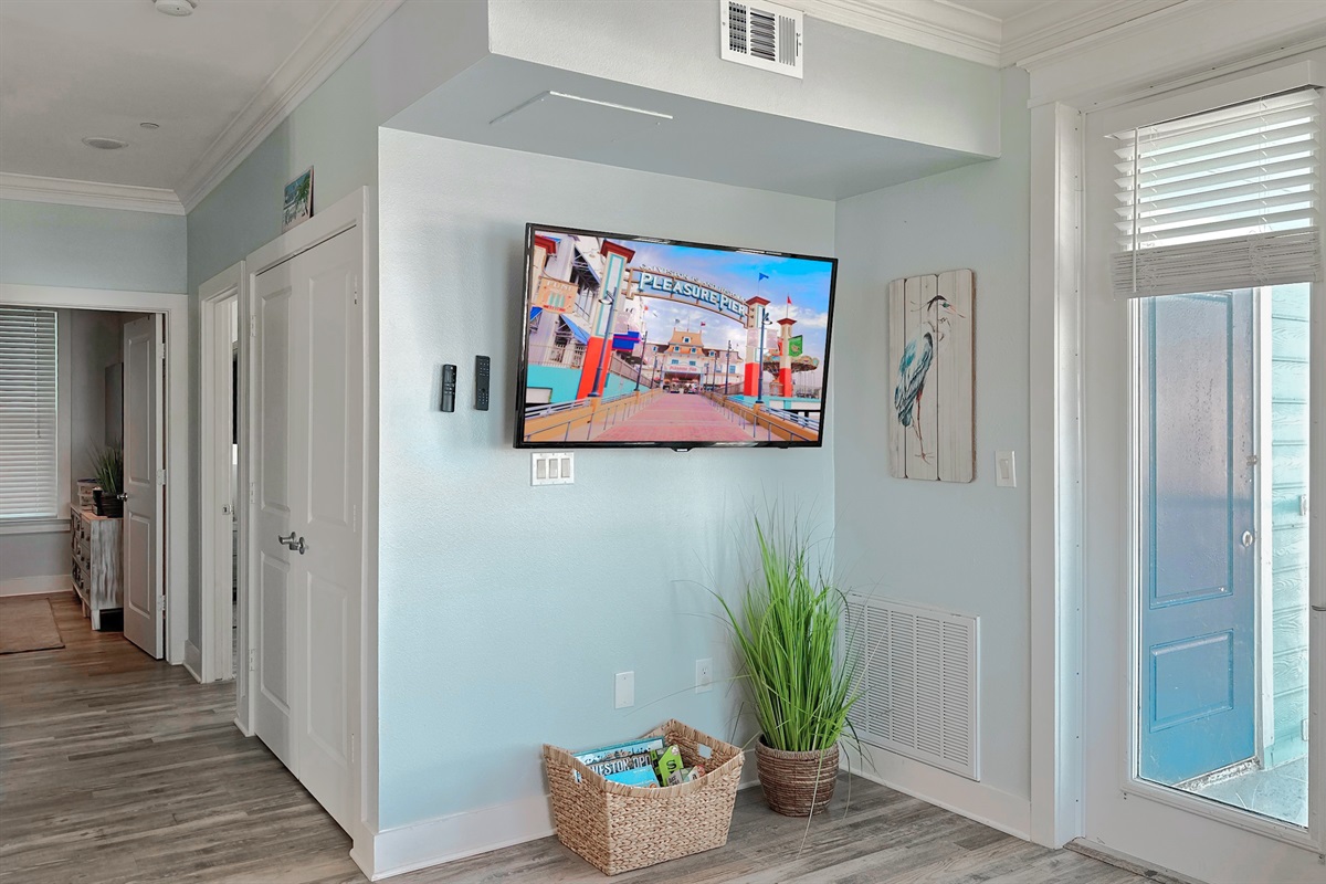 The second lounge leads you to the remaining bedrooms.