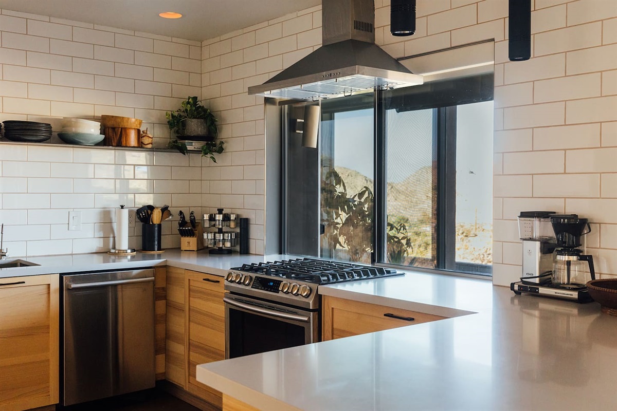 Spacious modern fully stocked kitchen with desert views.
